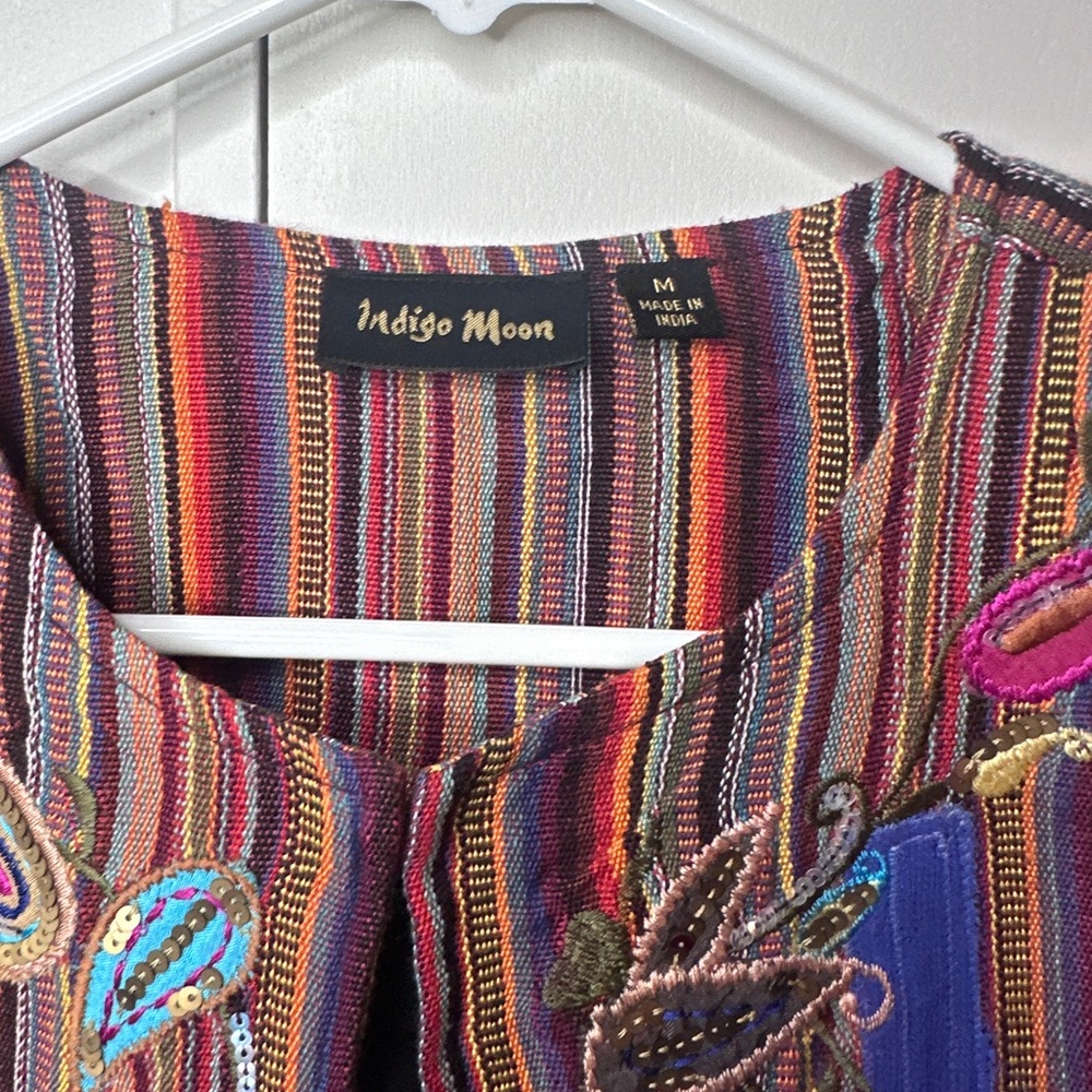 Vibrant Silk Patchwork Women's Blazer with Embroidery - Picture 4 of 6